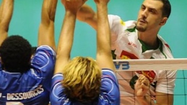 България загуби от Франция в един луд мач с 2:3