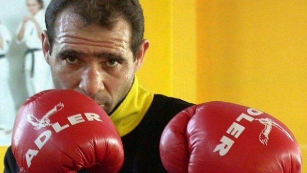 Сарафа пак ревна: Искал да се бие с Флойд Мейуедър + ВИДЕО