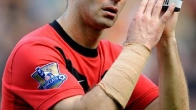 Официално: Райън Гигс остава в Юнайтед още един сезон