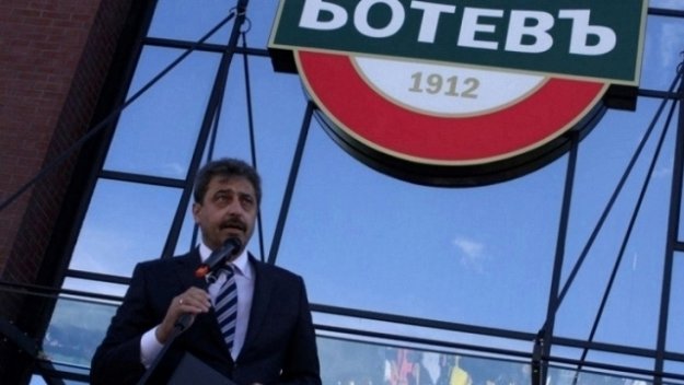 ОФИЦИАЛНО: Цветан Василев заряза Ботев Пловдив
