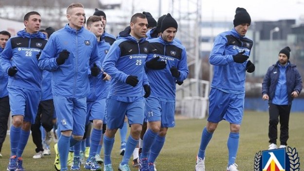 Левски започна годината с разгромно 6:0