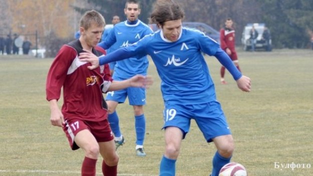 Левски елиминира Етър след 3:0 във Велико Търново