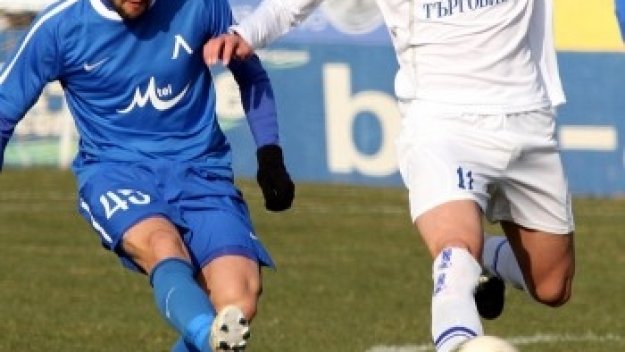 Слаб Левски излъга с 1:0 Светкавица