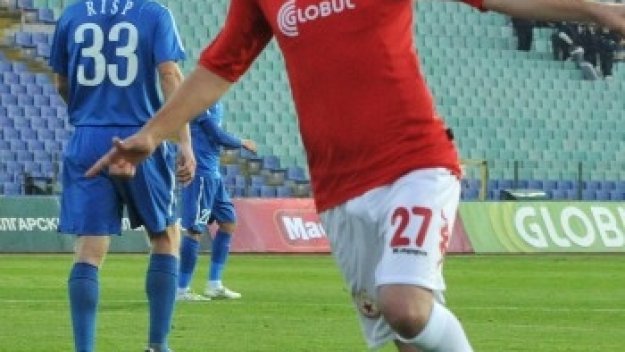 "Стратега" удари с 1:0 Левски и ЦСКА отново е №1