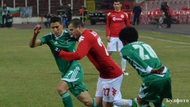 Героичен Лудогорец попари ЦСКА и ще зимува на върха!
