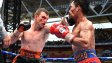 Мани Пакиао загуби титлата в кървава баня + ВИДЕО