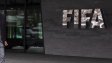 Какво става с договорите на играчи и треньори? ФИФА със секретен документ