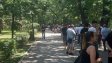 "Червена" лудост: Феновете на ЦСКА извиха опашка за билети от "Армията" до "Васил Левски" + ВИДЕО