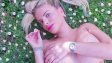 Бившата на световен шампион лъсна гола + СНИМКИ