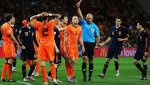ФИФА глоби Испания и Холандия