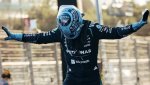 Победа с 2 десети! Ръсел удържа Макс в Баку