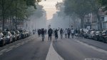 Феновете на ПСЖ превърнаха Париж във военна зона след триумфа в ШЛ + СНИМКИ