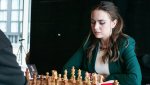 Нургюл Салимова матира бивша световна шампионка с 25 хода!
