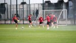 Без африкански пясък и пред 18 000 на мача в Кипър