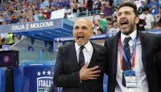 Феновете на Юве приветстваха Спалети (ВИДЕО)