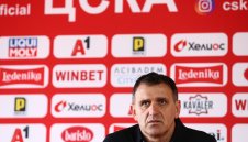 Бруно Акрапович хвърля новите попълнения в мача за Купата