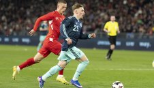 Новата звезда на Германия се похвали с чудна мацка + СНИМКИ