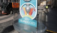 Ще има ли зрители на Евро 2020? УЕФА отлага решението