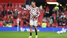 Кристиано Роналдо се подигра с легенда на Ливърпул + ВИДЕО