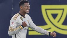 Белингам влезе в съблекалнята на Реал и каза, че той е шефът