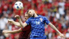 Де Бур връща Брозович в отбора