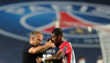 Фенове на ПСЖ подпалиха Париж