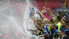 Хъдърсфийлд влезе във Висшата лига след драма с дузпи