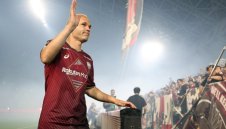 Голям проблем! В Япония погнаха Иниеста