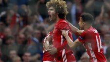 „Олд Трафорд“ трепери, но Юнайтед оцеля след 1:1