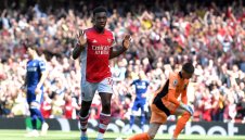 Арсенал потрепери, но удари Лийдс