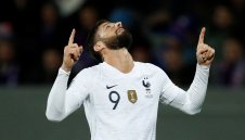 Дузпа помогна на Франция да пречупи коравите исландци