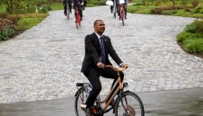 Гулит напусна Холандия след няколко дни работа