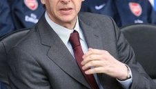 Шефът на Арсенал: Венгер няма да напуска