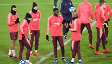 Барса и Юнайтед сменят защитници