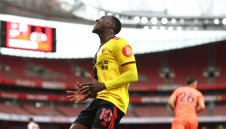 Уелбек като Уилшър, също бе освободен