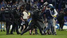 Търсят под дърво и камък буйните фенове на Еспаньол + ВИДЕО