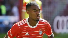 На "Анфийлд" се доближават до още един халф