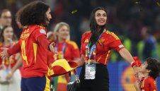 А космическата заплата? Европейски шампион пищи от тежък график