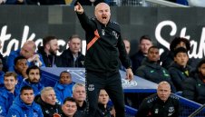 Босът на Карамелите има месец, за да спаси поста си