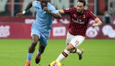 Арсенал обмисля оферта за Чалханоглу 