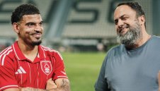 Халф отсвири Тотнъм и преподписа с Нотингам