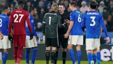 В Лестър бесни от съдията на мача с Ливърпул