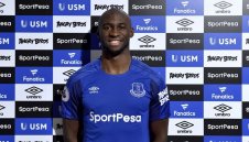 Мангала от Манчестър Сити ще рита в Евертън