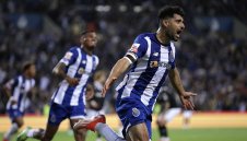 Новият нападател на Интер Тареми вече е в Милано