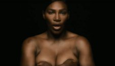 Серина се съблече гола и запя с благотворителна цел + ВИДЕО