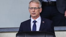 Премиерът Денков: БФС носи отговорност за футбола ни 