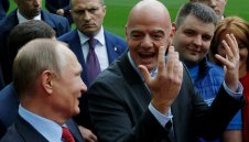 Инфантино не е притеснен от ситуацията в Катар