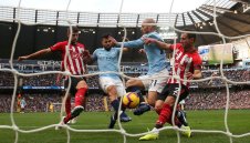 Сити смачка "светците" за броени минути и оглави еднолично класирането