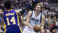 Срам! Далас унизи Лейкърс с 49 точки