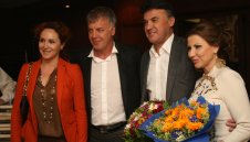 Приятели? Сираков остави Боби Михайлов да "кара колата пиян"